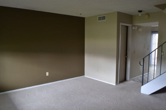 Foto del edificio - Spacious 2-Bedroom Condo