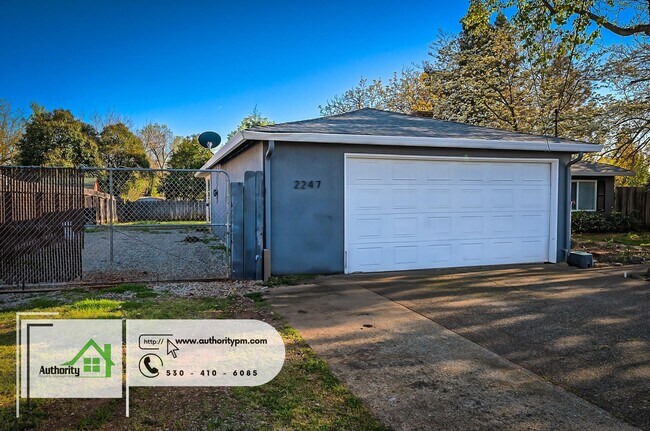 Foto del edificio - 2247 Hawn, Lovely home off Shasta view Dr....