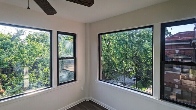 Foto del edificio - 5219 S Greenwood Ave