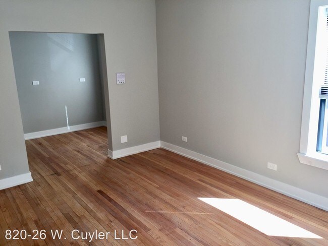 Building Photo - 820 W Cuyler Ave