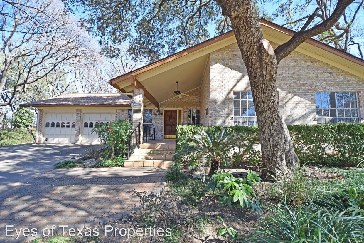 Primary Photo - 4 br, 2 bath House - 2610 Deerfoot Trail