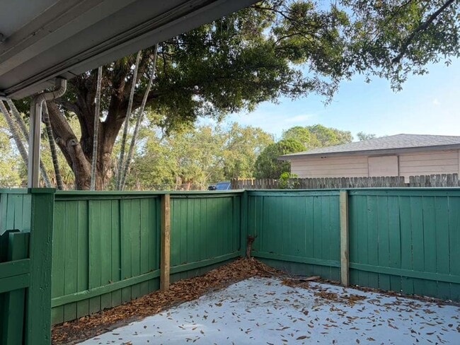 Building Photo - Gulfpfort Home With A Bonus Room