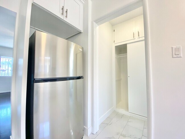 Foto del edificio - 917 N Hudson Ave