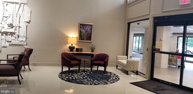 Foto del edificio - 21122 Valley Forge Cir