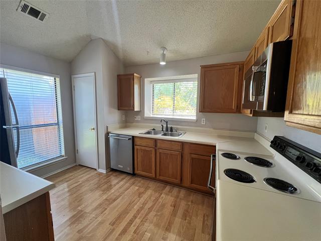 Foto del edificio - 2701 Knights Bridge Dr