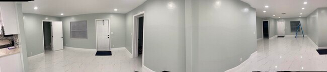 Foto del edificio - 4615 Melaleuca Ln