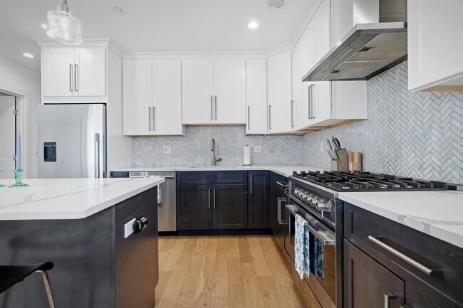 Foto del edificio - 946 Saratoga St