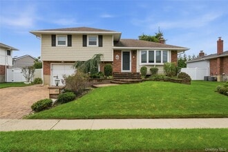 Building Photo - 14 Oak Dr