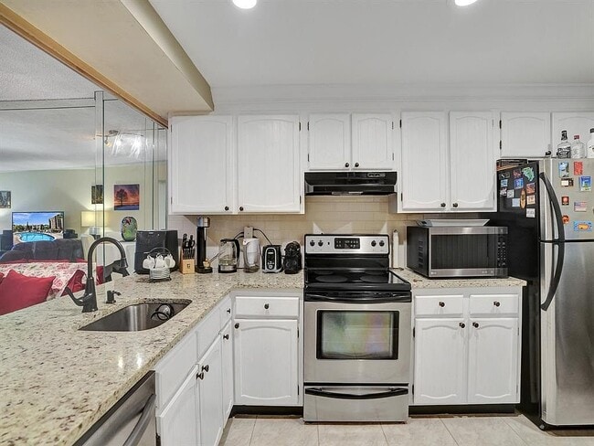 Building Photo - 12 Royal Palm Way