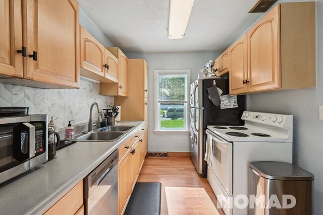 Building Photo - Charming 3BR House in Denver