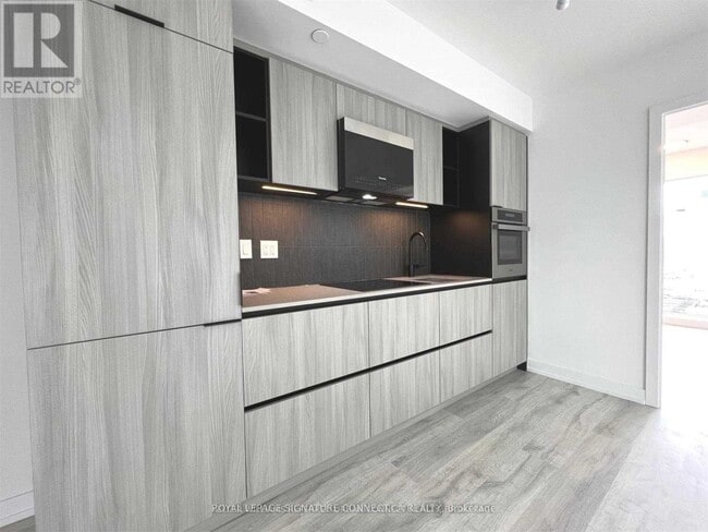 Building Photo - 2 Augusta Ave