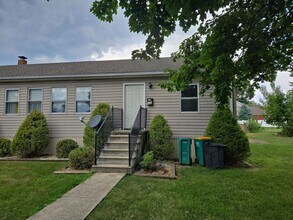 Building Photo - 533-543 Hollywell Ave