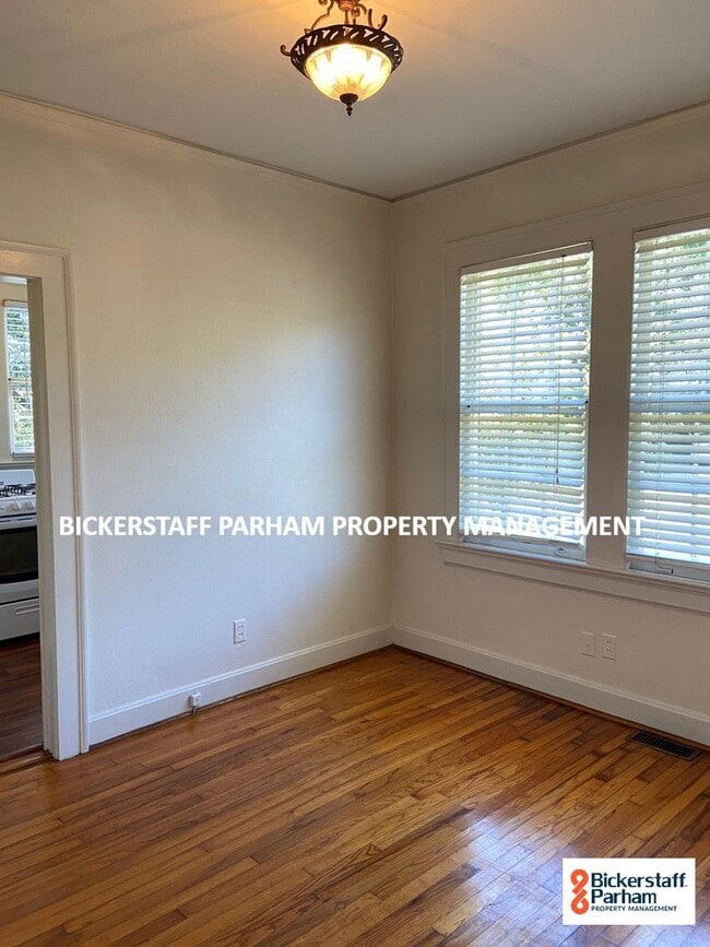 Building Photo - 1 Bedroom, 1 Bathroom off of Cooper Ave!