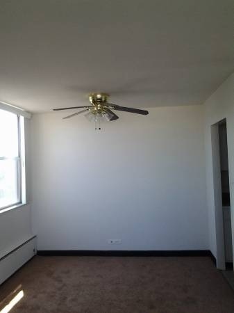 Foto del edificio - 7345 S South Shore Dr