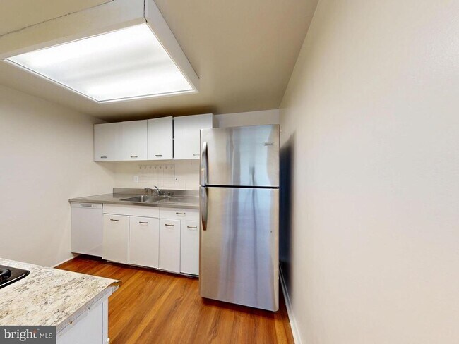Foto del edificio - 4600 Duke St