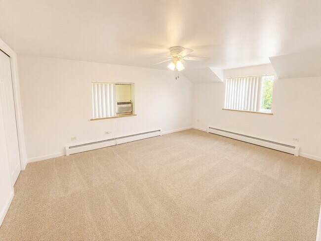 Foto del edificio - 1375 Everett Ct