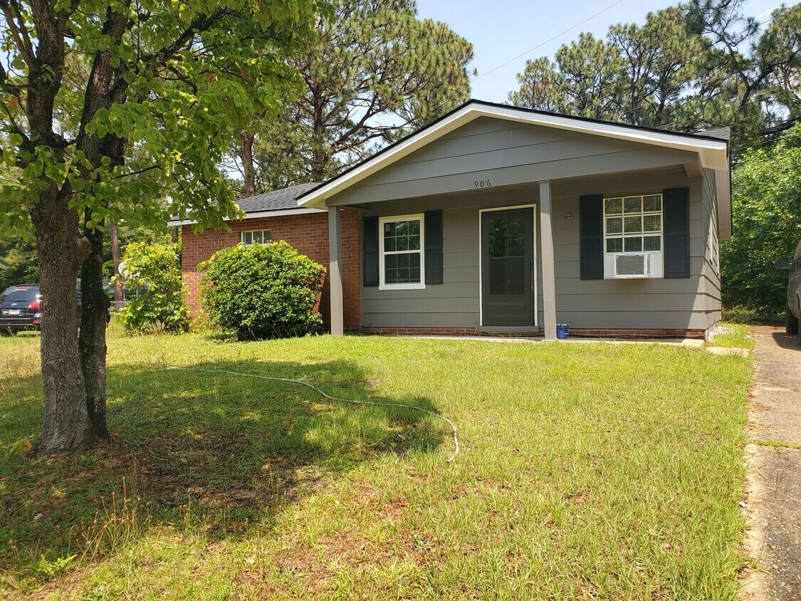 Foto principal - 906 Walker Court ~ Pine Ridge