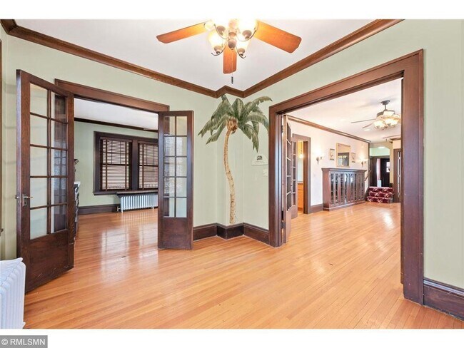 Foto del edificio - 633 Snelling Ave N