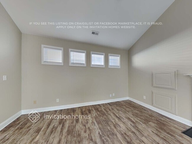 Foto del edificio - 250 Denby Cir