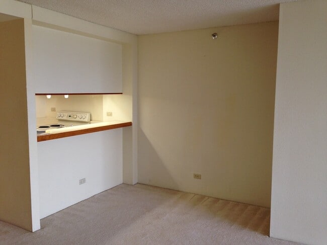 Building Photo - 5333 Likini St