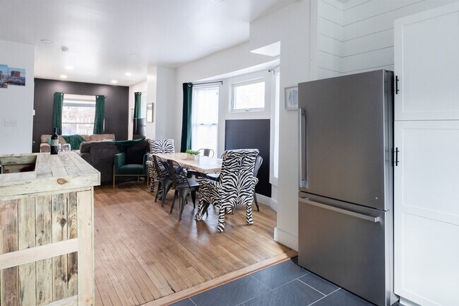 Foto del edificio - 10628 Lee Ave