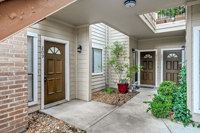 Foto del edificio - Cozy 2 bedroom in great neighborhood