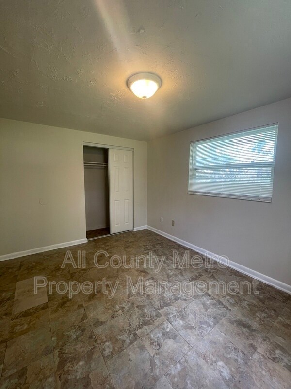 Building Photo - 108 Garden Ave