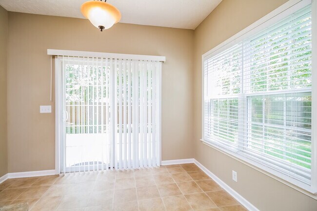 Foto del edificio - 3408 Hamberton Cir