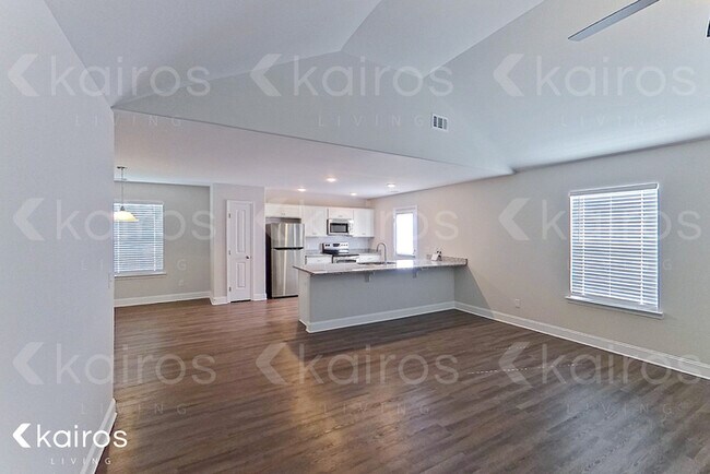 Building Photo - 102 Dawn Ct.