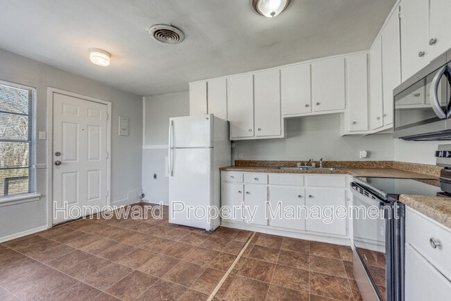 Foto del edificio - 7 Pershing Dr