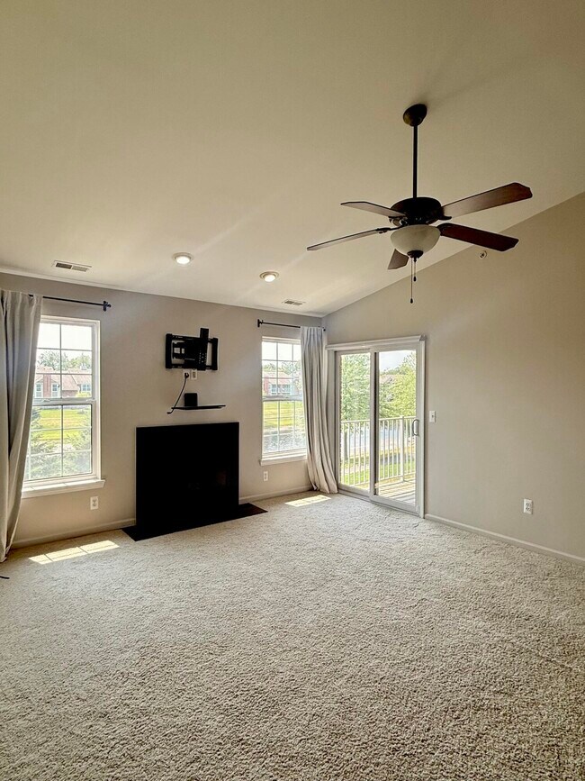 Foto del edificio - 2260 Leighton Dr