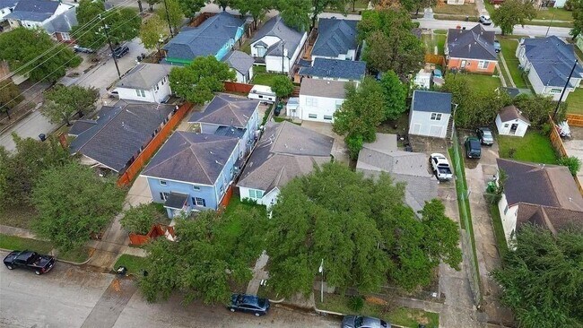 Foto del edificio - 1511 Scharpe St