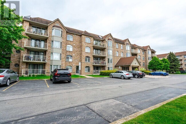 Photo du bâtiment - 216-B216 Plains Rd W