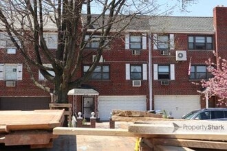 Building Photo - 25-22 Parsons Blvd