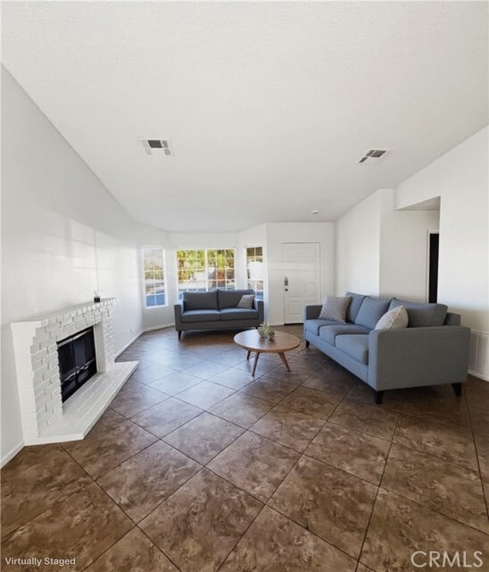 Building Photo - 53755 Avenida Diaz