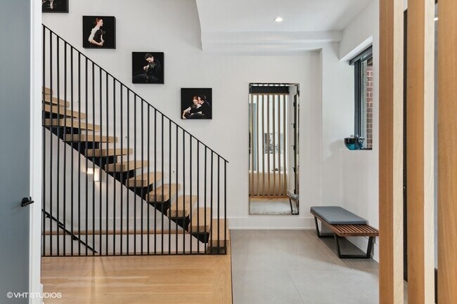 Foto del edificio - 2672 N Burling St