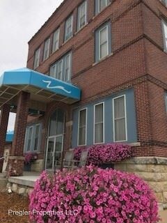 Building Photo - 124 E Main St