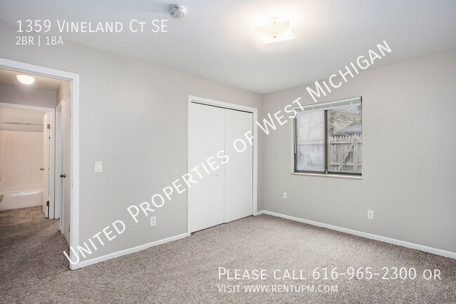 Building Photo - Available Now | 2 Bed 1 Bath Duplex in the...