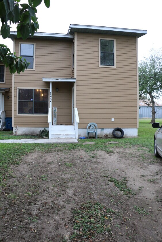 Primary Photo - 125 Palo Blanco Dr