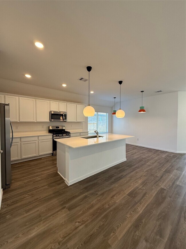 Foto del edificio - 5311 Still Mdw Ln