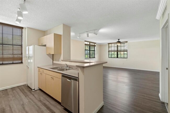 Foto del edificio - 1919 Van Buren St