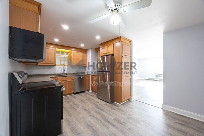 Foto del edificio - 307 W Main St