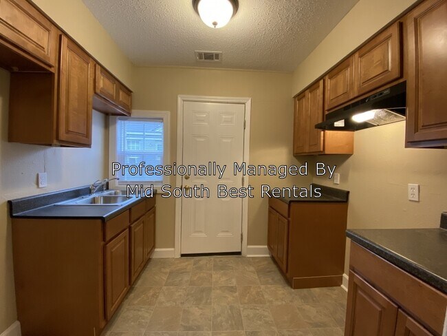Building Photo - 1376 Kimball Cove