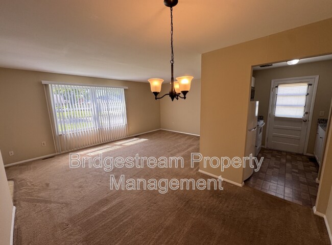 Foto del edificio - 4352 Sunray Rd