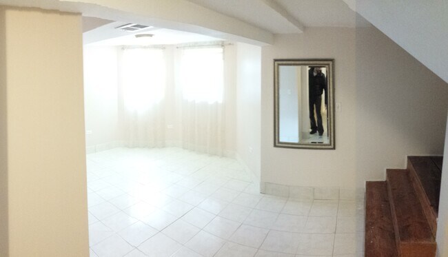 Foto del edificio - 3720 W Agatite Ave