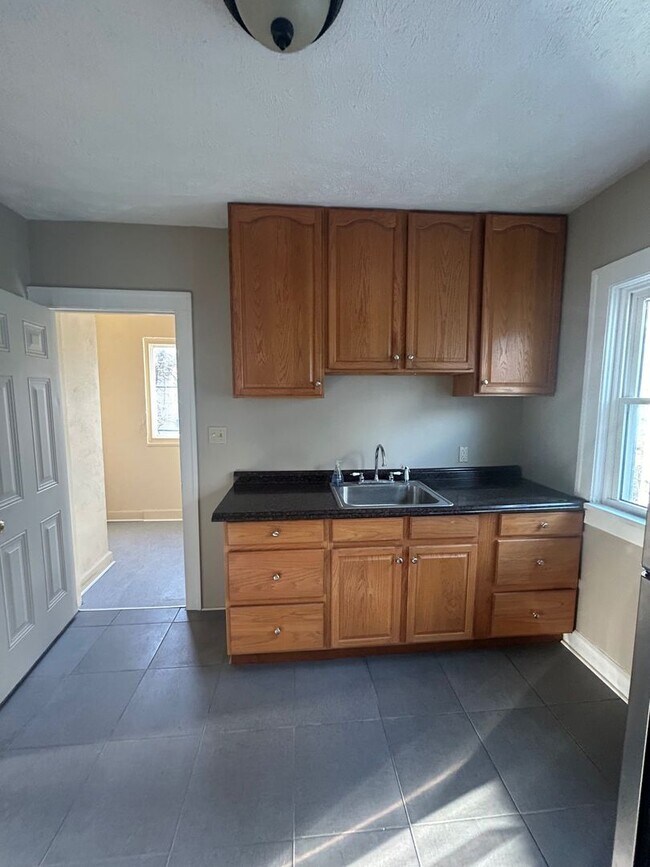 Building Photo - 13706 Eaglesmere Ave