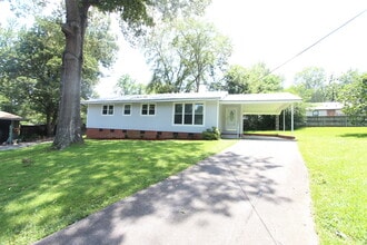 Building Photo - 3025 La Haven Cir