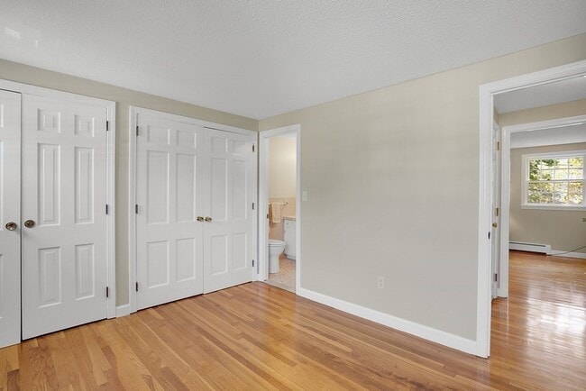 Building Photo - 67 Elm St