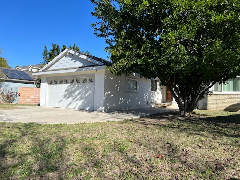 Foto principal - 6432 Penfield Ave