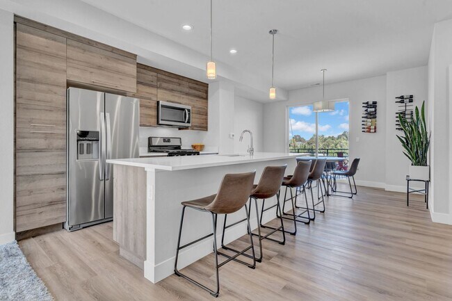 Foto del edificio - Stunning 3-bedroom, 4-bathroom townhouse!